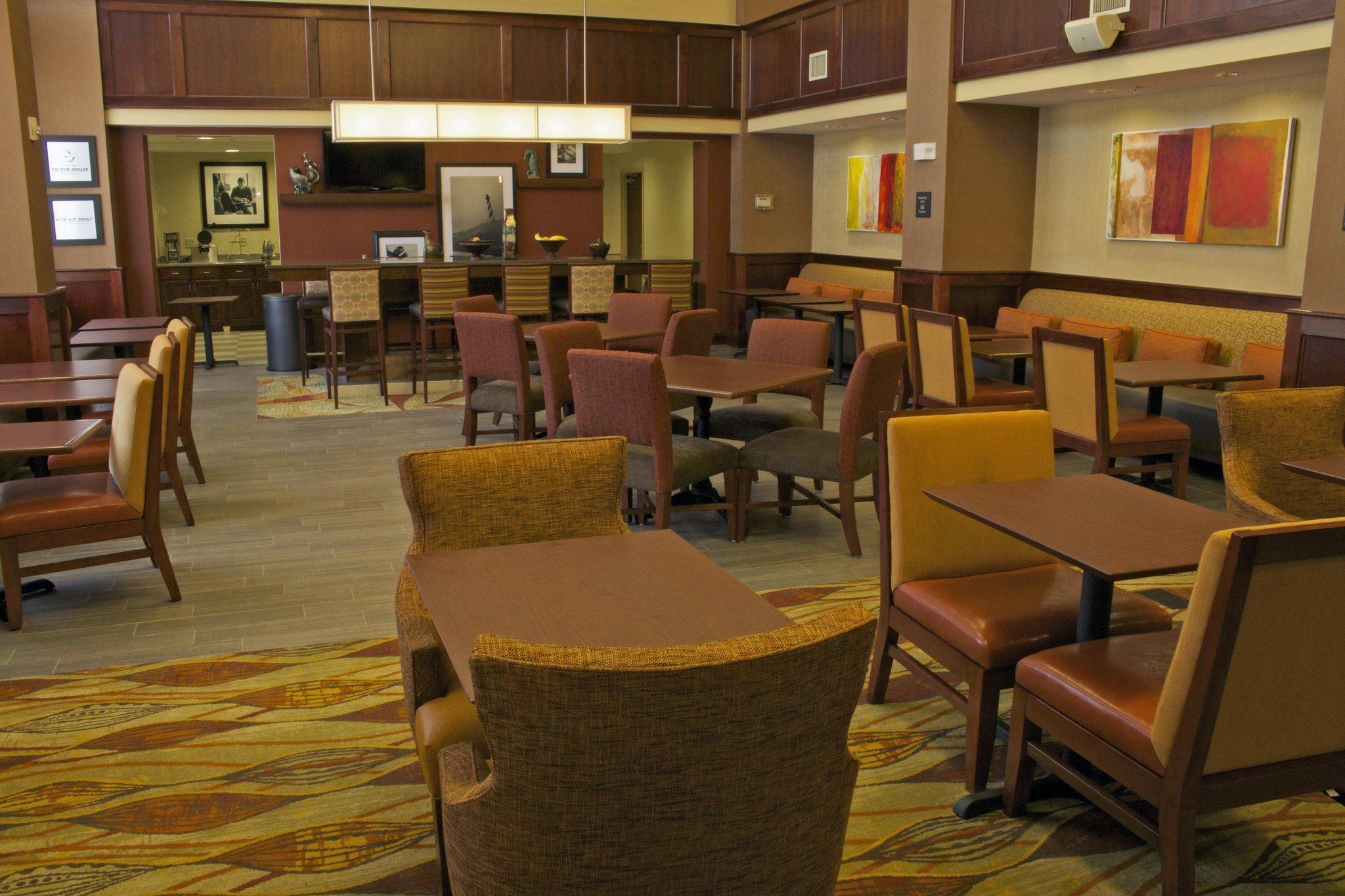 Hampton Inn & Suites Norfolk-Airport Exterior foto