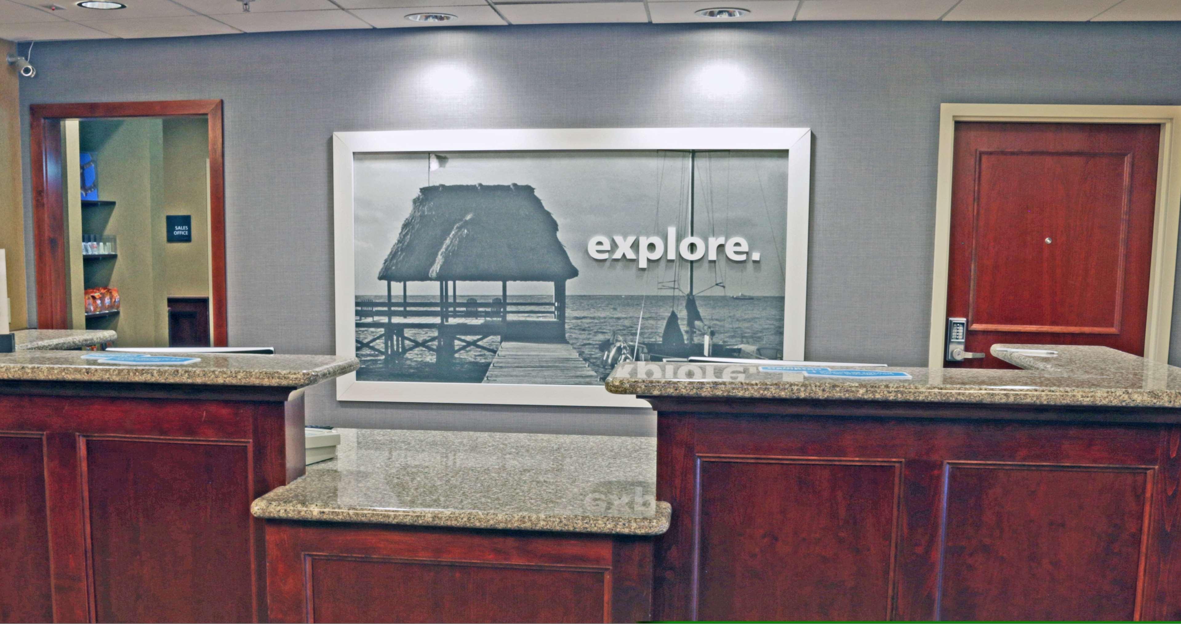 Hampton Inn & Suites Norfolk-Airport Exterior foto