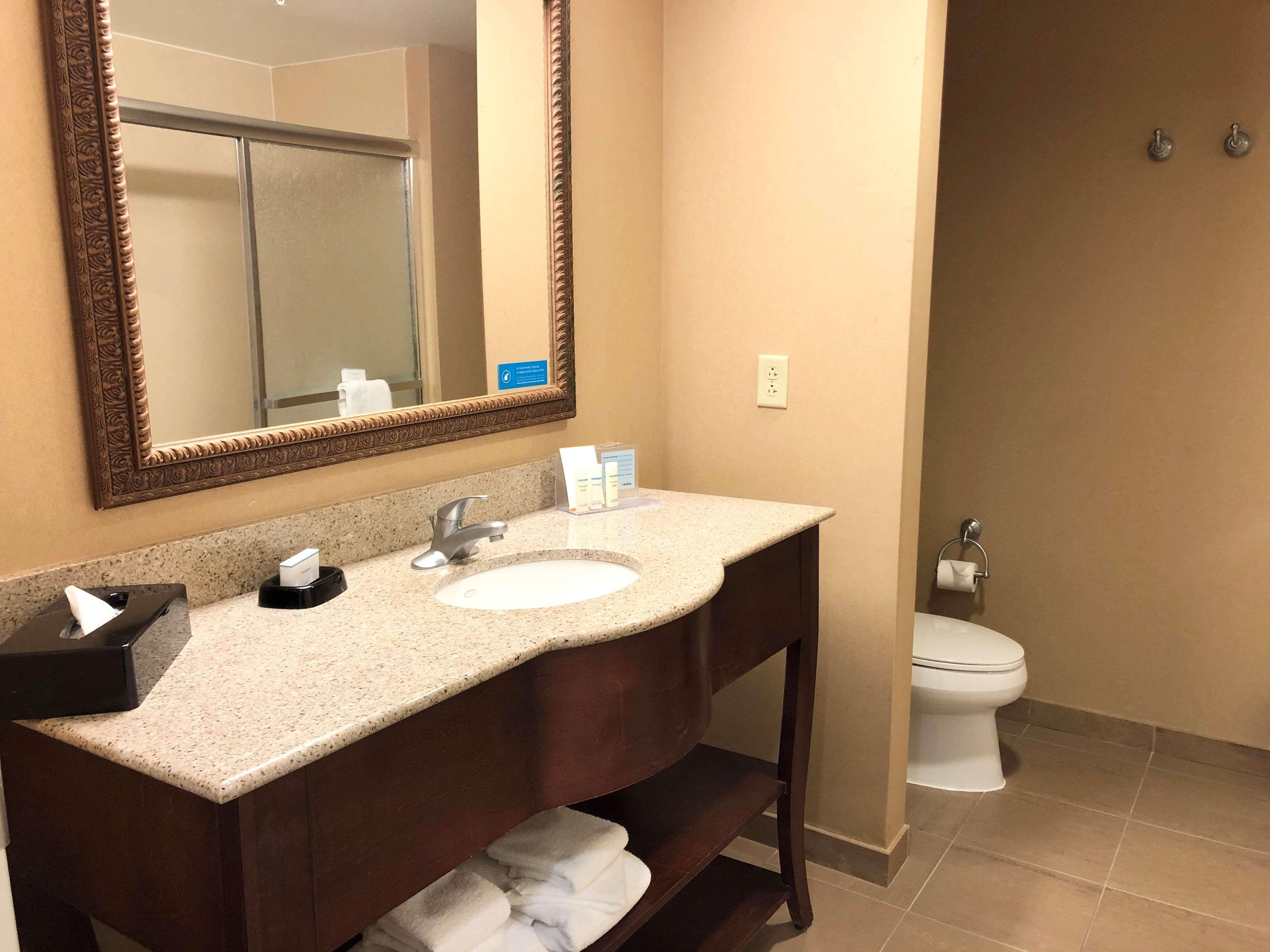 Hampton Inn & Suites Norfolk-Airport Exterior foto
