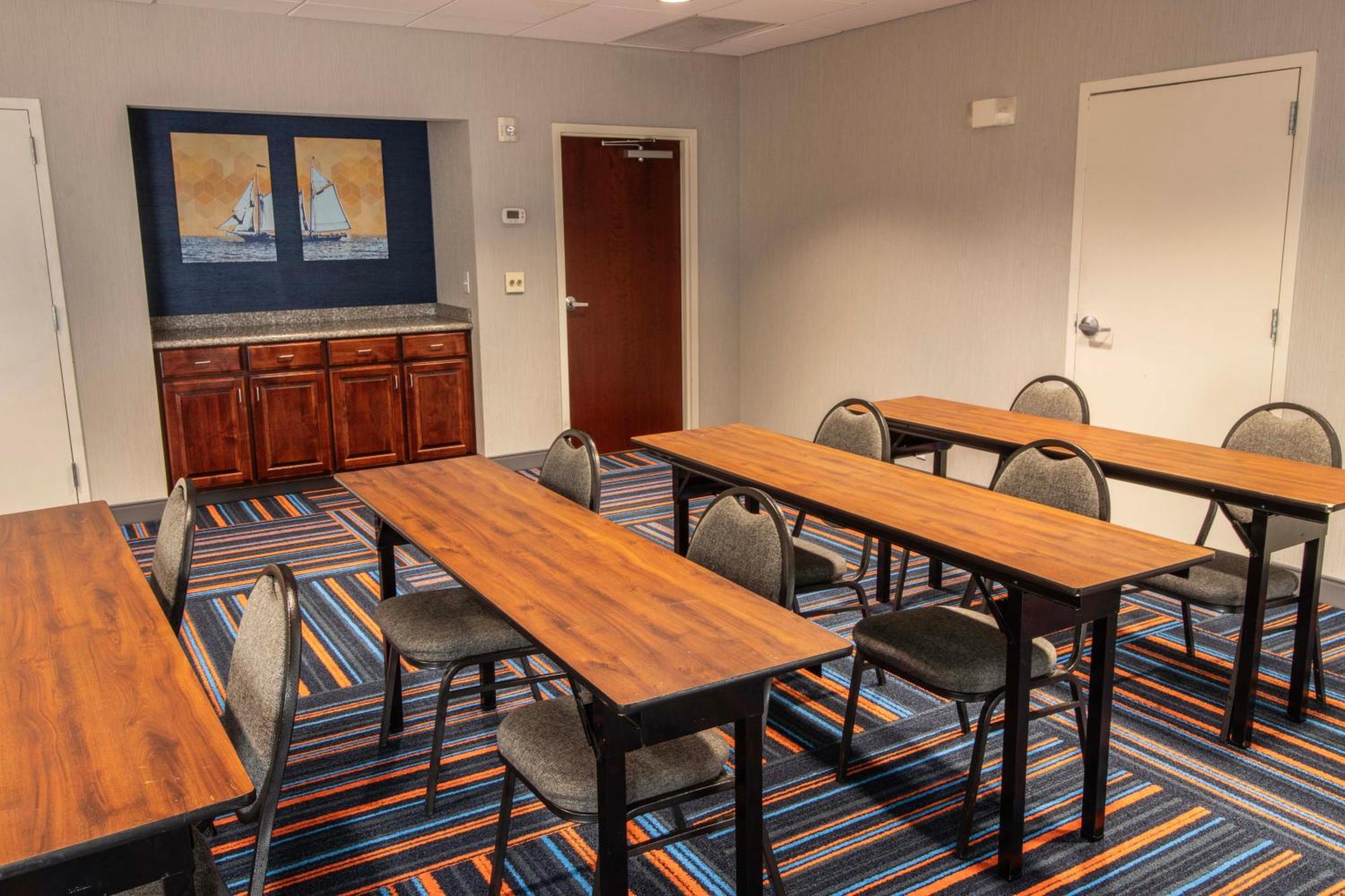 Hampton Inn & Suites Norfolk-Airport Exterior foto