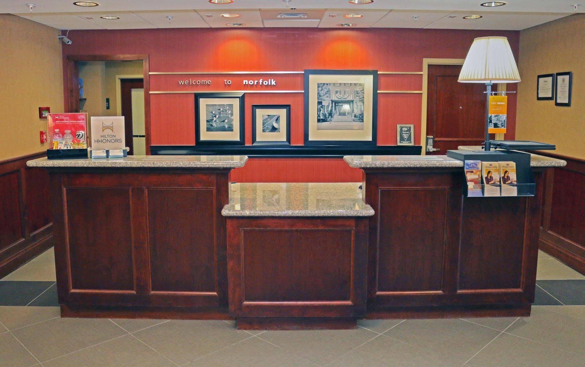 Hampton Inn & Suites Norfolk-Airport Exterior foto